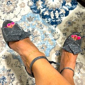 Gorgeous shimmery heels!